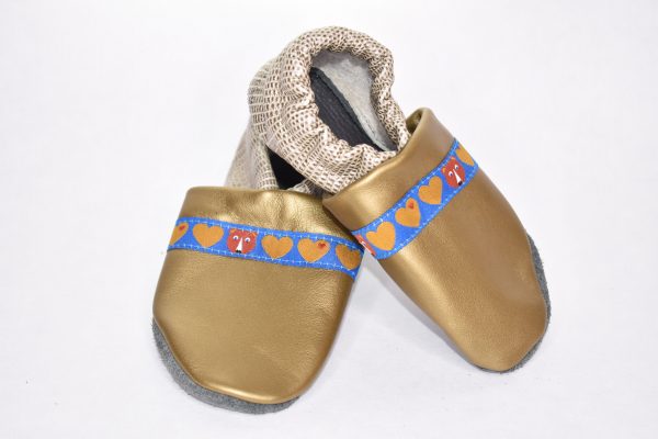 Gr. 24/25 Gold/Beiges Muster Leder mit Bär Herz Band