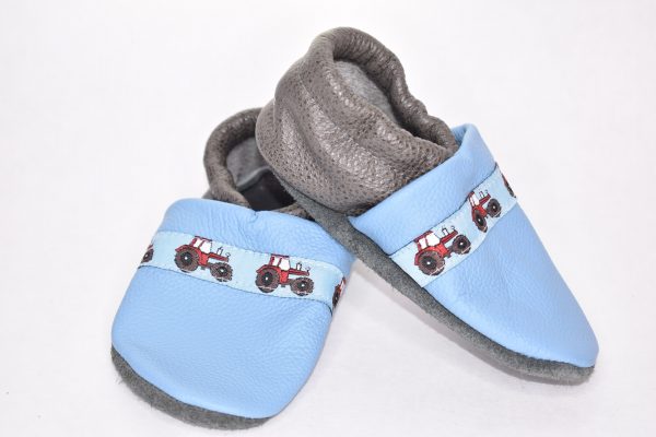 Gr. 24/25 Hellblau/Grau mit Traktor Band