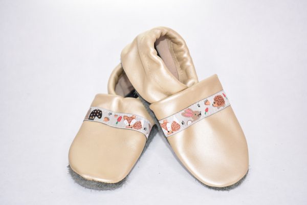 Gr. 26/27 Beige glänzend mit Waldtiere Band UNIKAT