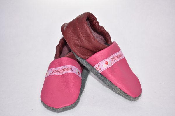 Gr. 26/27 Pink/Dunkelrot mit Prinzessinnen Band