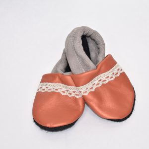 Gr. 20/21 Orange glänzend/Hellgrau mit Spitzen Band UNIKAT