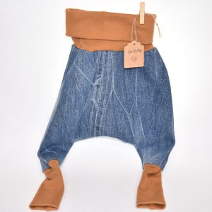 Gr. 50/56 Jeans/Pumphose mit beigen B&uuml;ndchen und Tasche