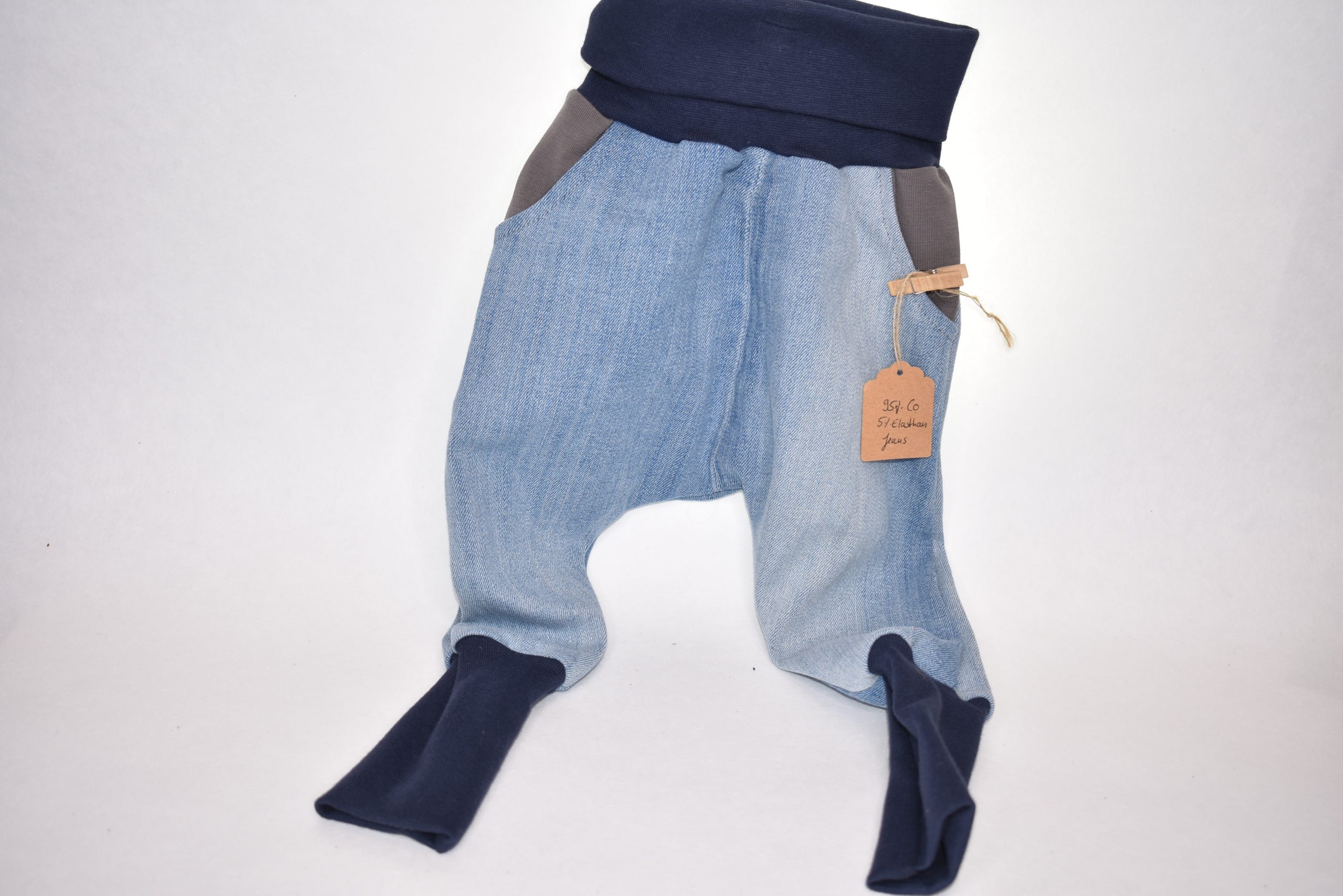 Gr. 62/68 Jeans Pumphose mit grauen Tasche – Bild 2